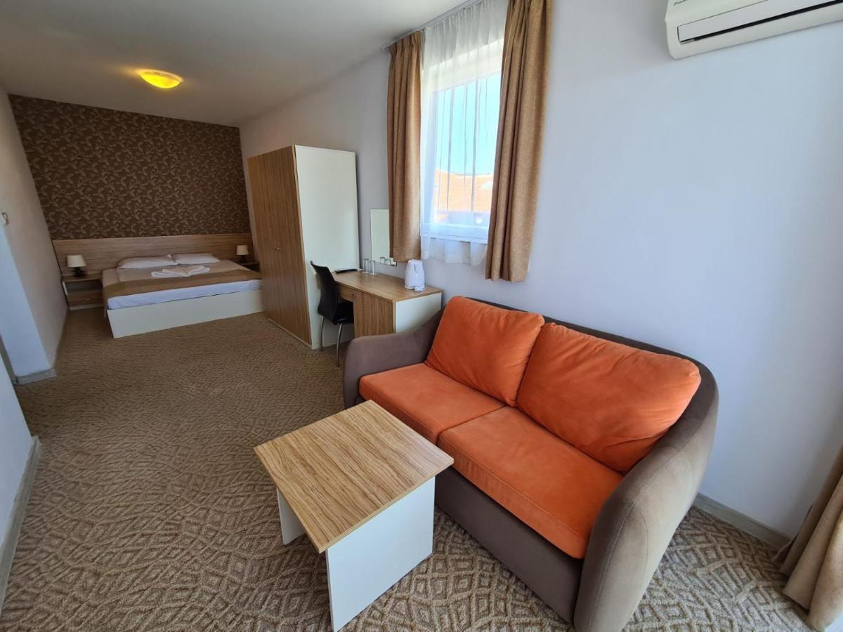 Hotel Mida Обзор Екстер'єр фото