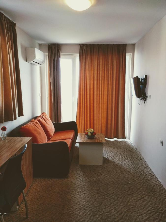 Hotel Mida Обзор Екстер'єр фото